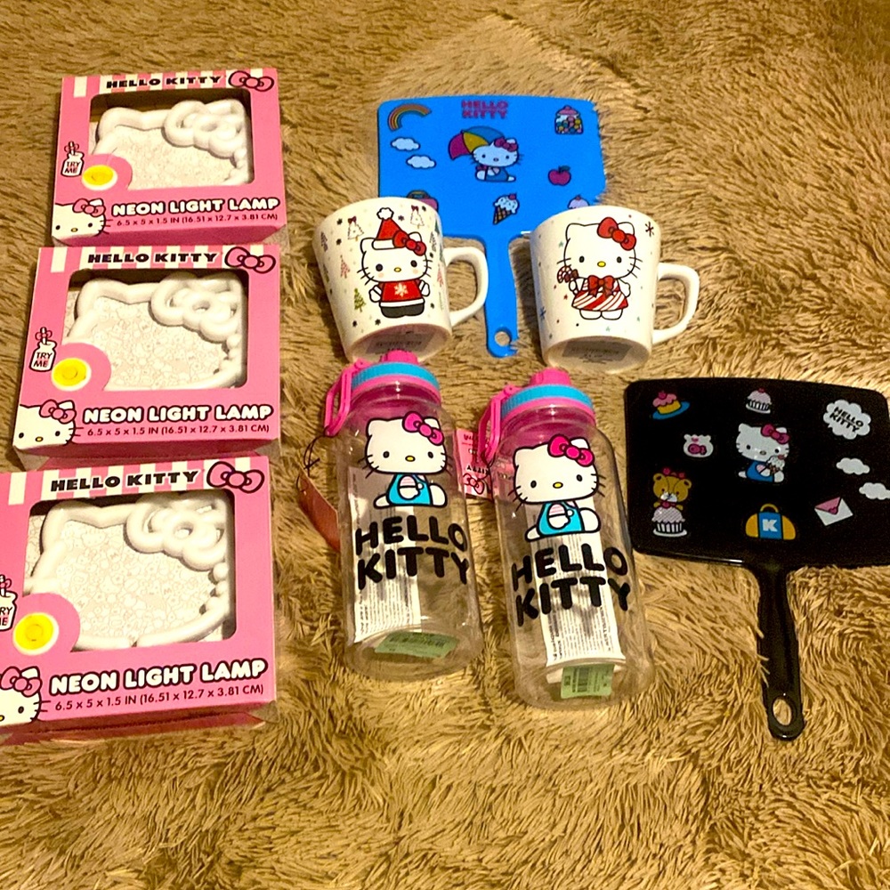 Hello Kitty Lot!
